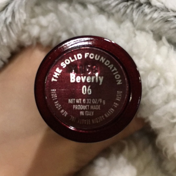 Kevyn Aucoin’s Radiant Reflection Solid Foundation - Picture 2 of 4